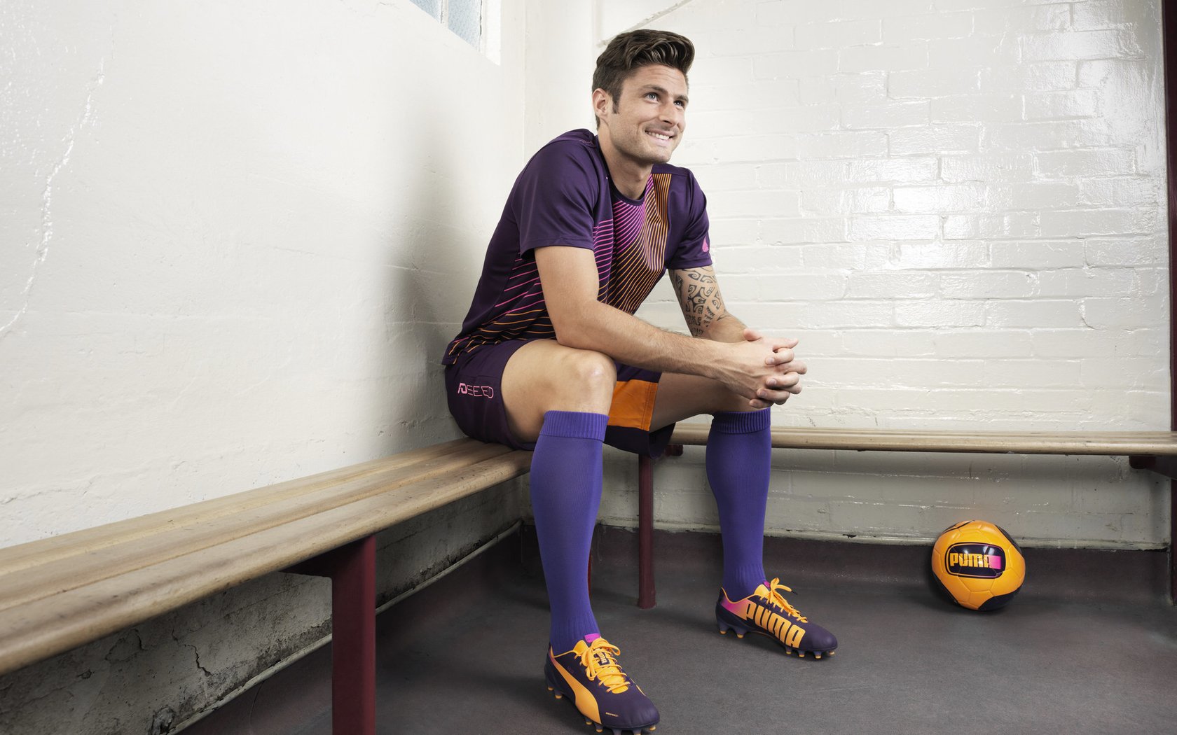 2026世界杯之夜，福克斯用实力打破质疑，定义新一代足球解说